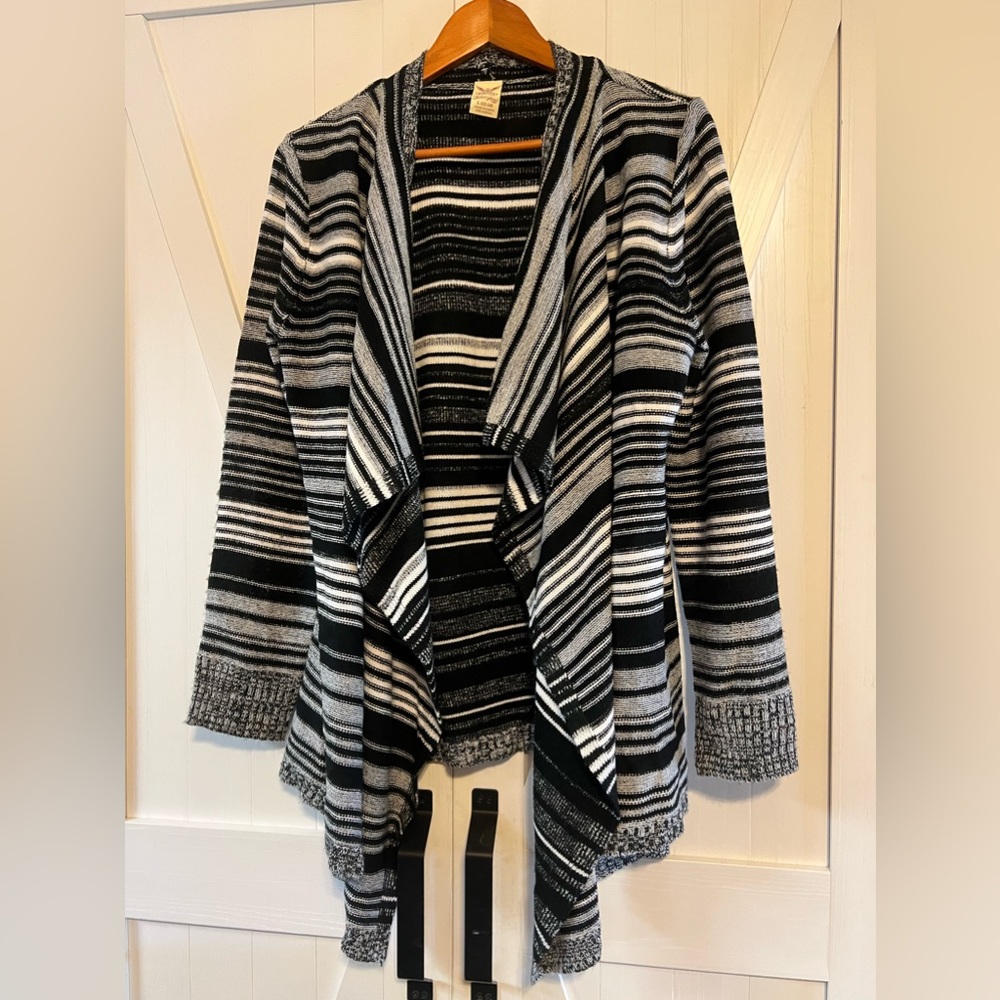 Faded Glory Black White Grey Shark Bite Womens Cardigan Size Large New